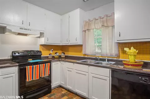 3908 E Charmaine Cir, Mobile, AL 36605 photo 10