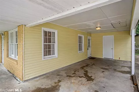 3908 E Charmaine Cir, Mobile, AL 36605 photo 3