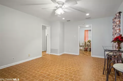 3908 E Charmaine Cir, Mobile, AL 36605 photo 6