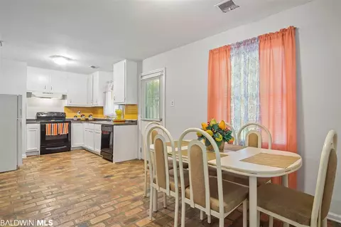 3908 E Charmaine Cir, Mobile, AL 36605 photo 8