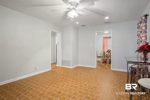 3908 E Charmaine Cir, Mobile, AL 36605 photo 6