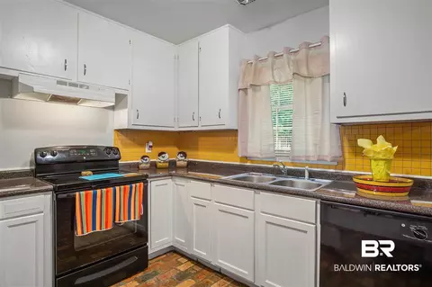 3908 E Charmaine Cir, Mobile, AL 36605 photo 10