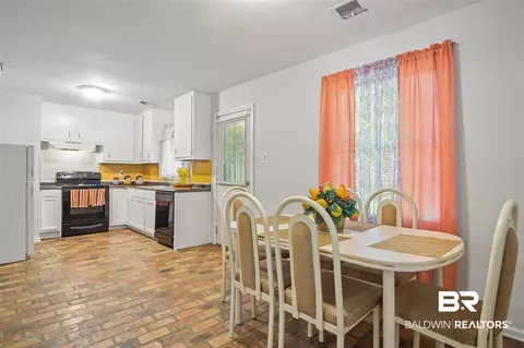3908 E Charmaine Cir, Mobile, AL 36605 photo 8
