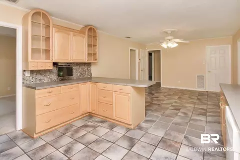 600 Markham Dr, Mobile, AL 36609 photo 7