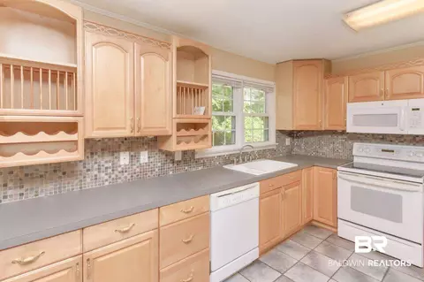 600 Markham Dr, Mobile, AL 36609 photo 5