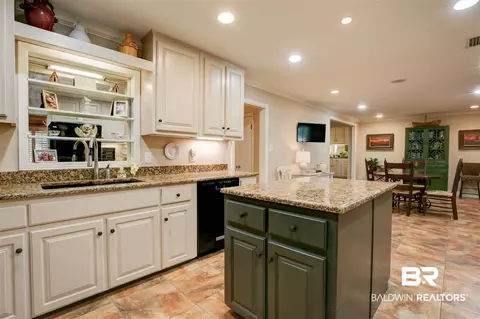 3805 S Conway Dr, Mobile, AL 36608 photo 10