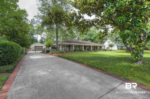 3805 S Conway Dr, Mobile, AL 36608 photo 2