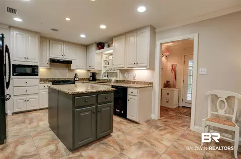 3805 S Conway Dr, Mobile, AL 36608 photo 9