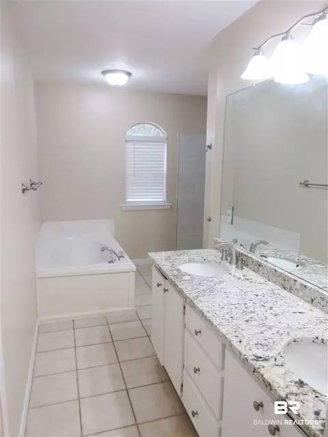 60 East Dr, Mobile, AL 36608 photo 12
