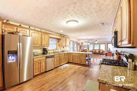 2560 Crescent Dr, Mobile, AL 36605 photo 5