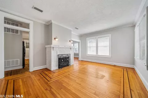 1658 Laurel St, Mobile, AL 36604 photo 4