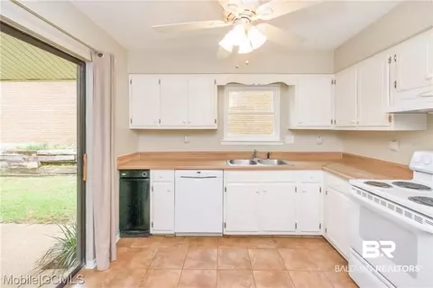 5736 Green Tree Rd, Mobile, AL 36609 photo 8