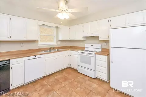 5736 Green Tree Rd, Mobile, AL 36609 photo 9