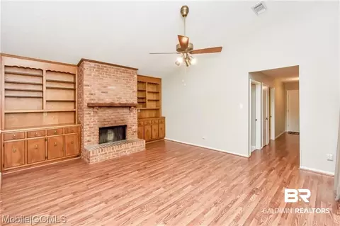 5736 Green Tree Rd, Mobile, AL 36609 photo 3