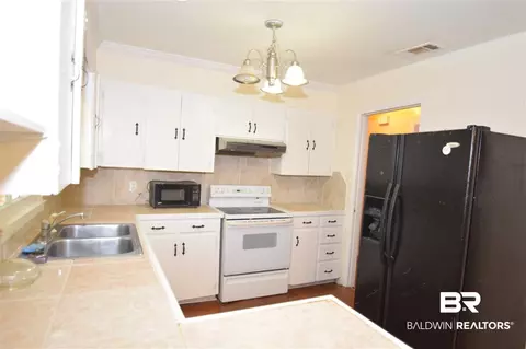 108 Cosgrove Dr, Mobile, AL 36608 photo 5