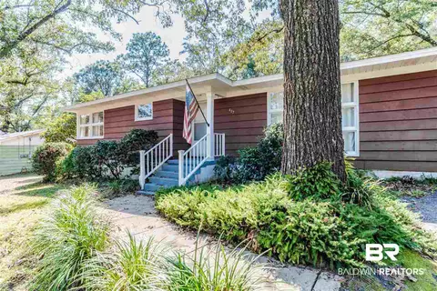 407 Thornton Pl, Mobile, AL 36609 photo 2