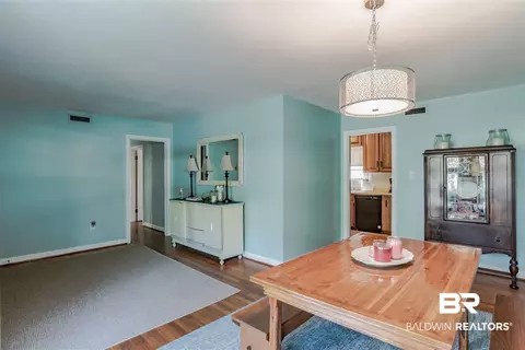 407 Thornton Pl, Mobile, AL 36609 photo 4
