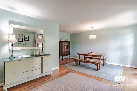 407 Thornton Pl, Mobile, AL 36609 photo 3