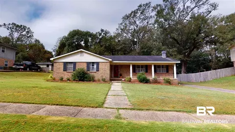 2108 W Freemont Dr, Mobile, AL 36609 photo 1