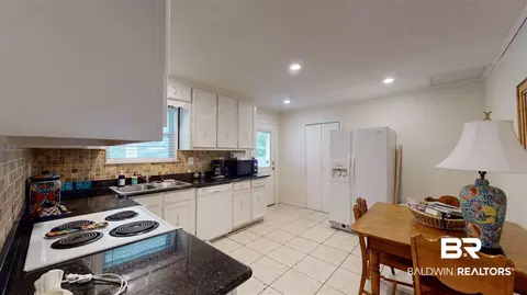 2108 W Freemont Dr, Mobile, AL 36609 photo 9