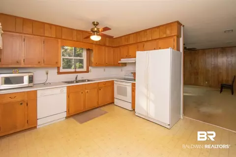 284 Summit Dr, Mobile, AL 36609 photo 2