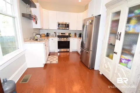 105 Parker St, Mobile, AL 36604 photo 5