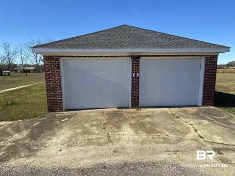 55 Zelma Wright Ln, Atmore, AL 36502 photo 3