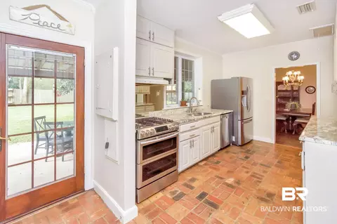 255 Woodlands Ave, Mobile, AL 36607 photo 12