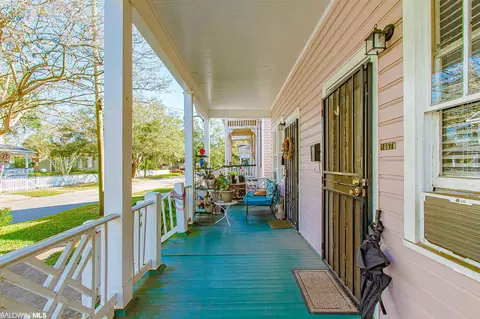 1057 Old Shell Rd, Mobile, AL 36604 photo 3