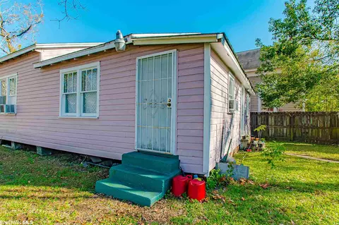 1057 Old Shell Rd, Mobile, AL 36604 photo 6
