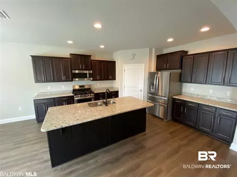 2045 Bourbon St, Foley, AL 36535 photo 2