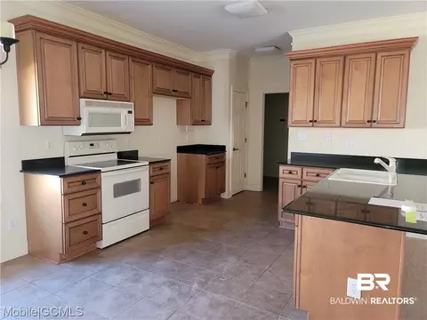5564 Fairfield Pl, Mobile, AL 36609 photo 5