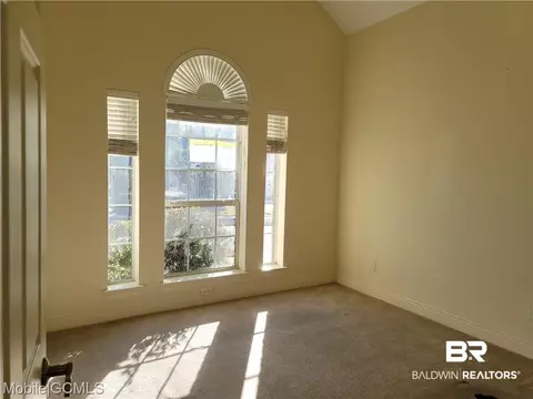 5564 Fairfield Pl, Mobile, AL 36609 photo 3