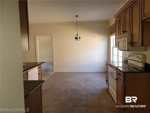 5564 Fairfield Pl, Mobile, AL 36609 photo 6