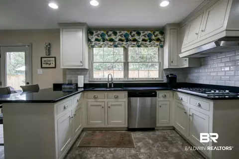 4124 Ursuline Dr, Mobile, AL 36608 photo 11