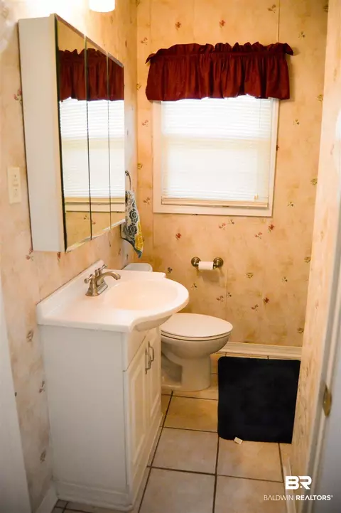307 E Laurel St, Atmore, AL 36502 photo 22