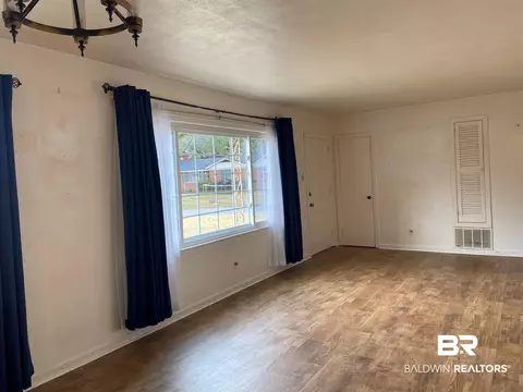 3151 S Angus Dr, Mobile, AL 36606 photo 2