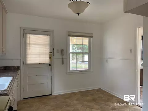 3151 S Angus Dr, Mobile, AL 36606 photo 4