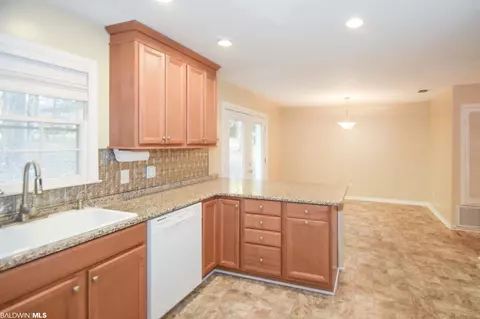 804 Nassau Dr, Mobile, AL 36608 photo 5