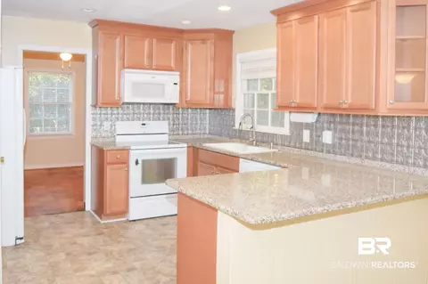 804 Nassau Dr, Mobile, AL 36608 photo 3