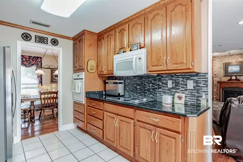 7701 N Tara Dr, Mobile, AL 36695 photo 8