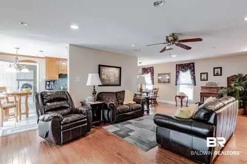 7701 N Tara Dr, Mobile, AL 36695 photo 5