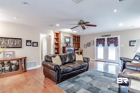 7701 N Tara Dr, Mobile, AL 36695 photo 4