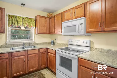 1574 Dover St, Mobile, AL 36618 photo 8
