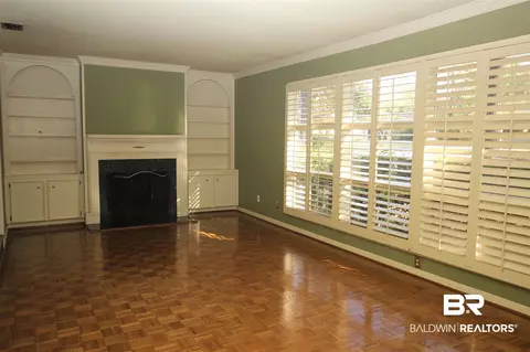 4100 Woodhill Dr, Mobile, AL 36608 photo 2