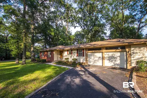400 Thornton Pl, Mobile, AL 36609 photo 3