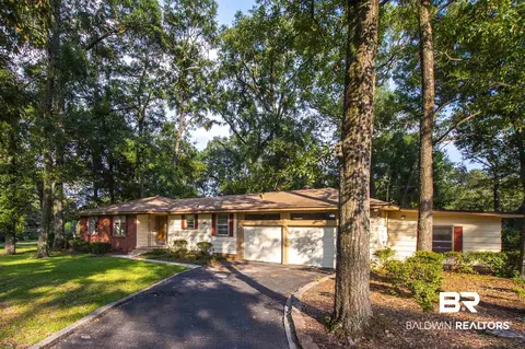 400 Thornton Pl, Mobile, AL 36609 photo 1