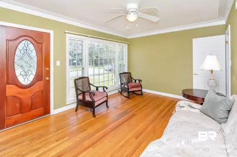17 W Chadwick Dr, Mobile, AL 36606 photo 2