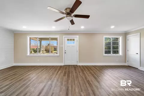 613 E Myrtle Ave, Foley, AL 36535 photo 6