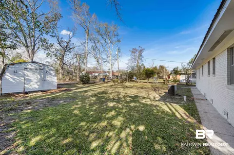 613 E Myrtle Ave, Foley, AL 36535 photo 16